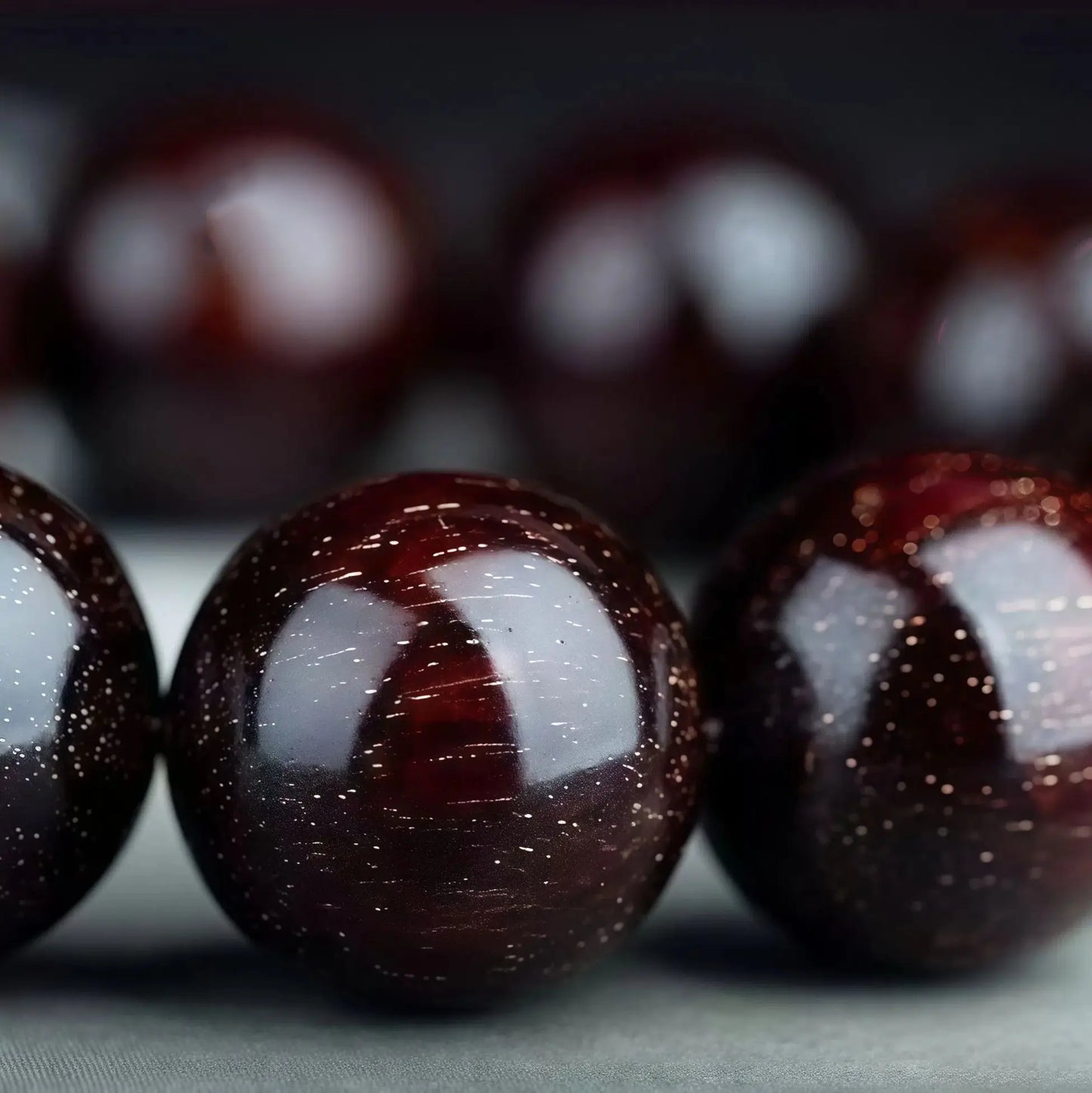 (Energy Collection) Spiritual Classic Small-leaved Red Sandalwood Power Beads Bracelet Full Golden Stars High Quality
